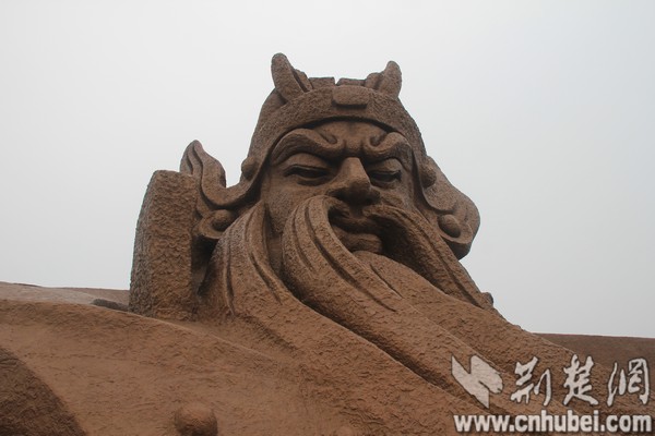 現(xiàn)全球最大關(guān)公青銅雕像，目測宇達(dá)施工（圖）